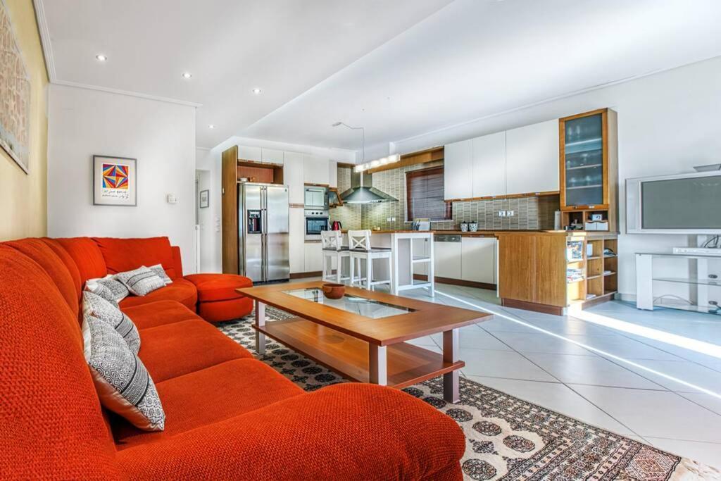 Spacious Apartment In Glyfada Close To The Sea أثينا المظهر الخارجي الصورة