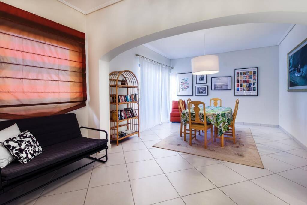 Spacious Apartment In Glyfada Close To The Sea أثينا المظهر الخارجي الصورة