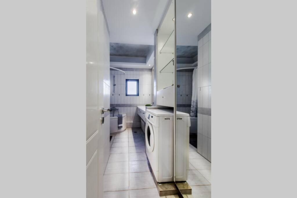 Spacious Apartment In Glyfada Close To The Sea أثينا المظهر الخارجي الصورة